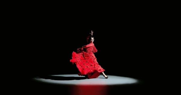 Shot on iPhone, flamenco (출처 adweek)