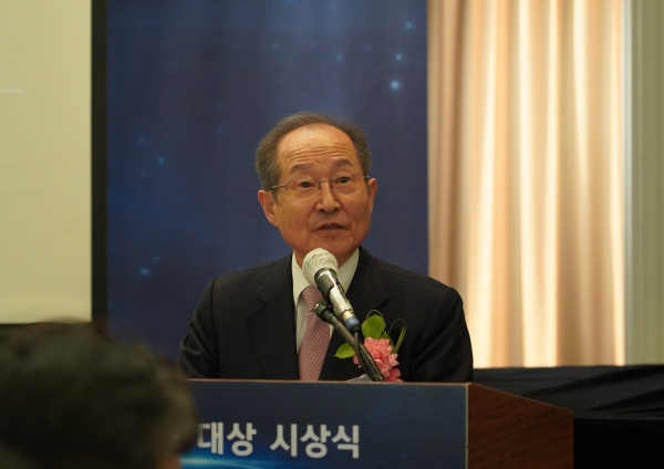 축사하는 박인주 나눔국민운동본부 대표
