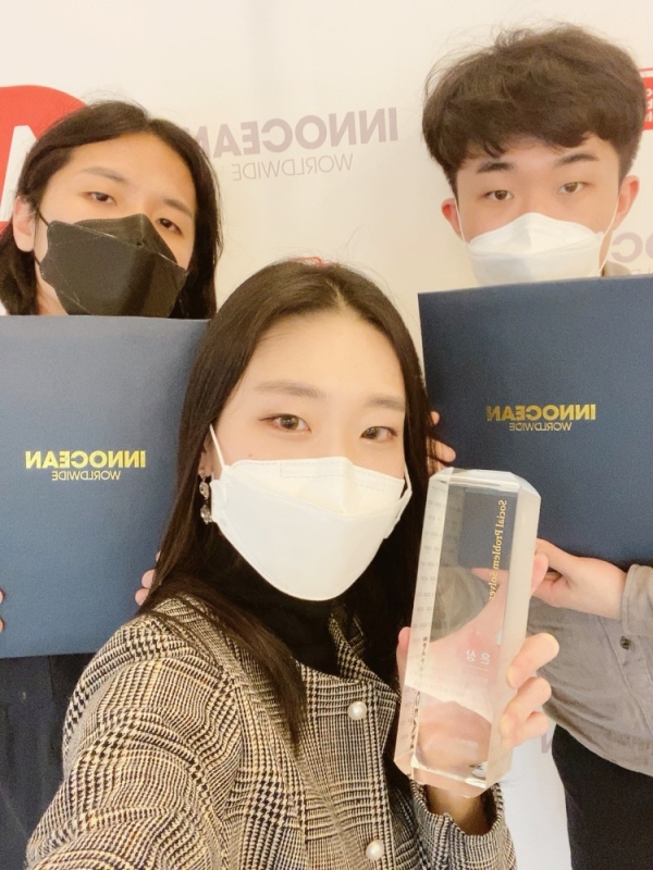 시상식에서 (좌측부터 이상원, 오수빈, 김종헌)