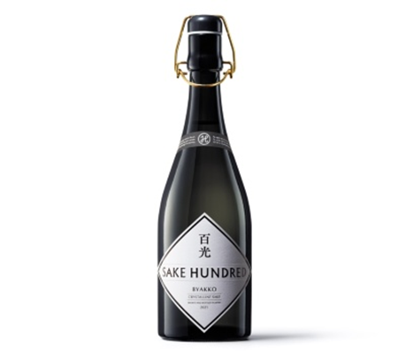 「SAKE HUNDRED」브랜드의 대표상품. 판매 가격 27,500엔 (720ml)