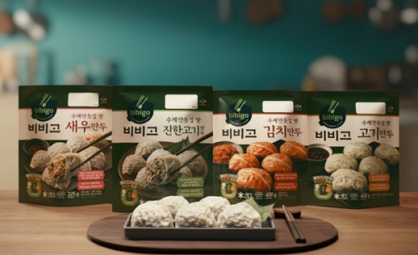 신제품 비비고 수제만두가 1년 만에 누적 매출 520억원을 넘어선 CJ제일제당