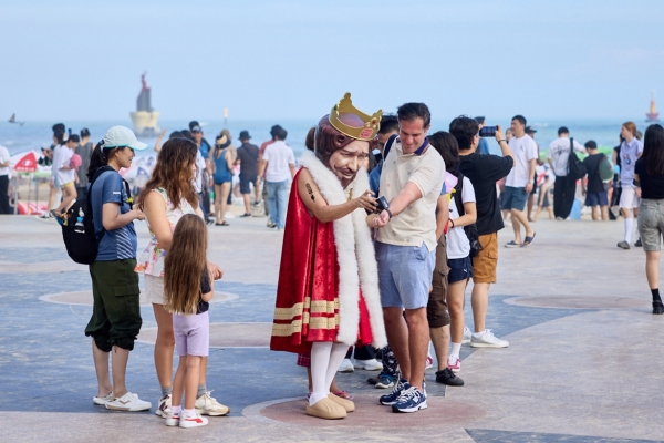 7월 27일 부산 해운대에서 진행한 와퍼 타투 캠페인