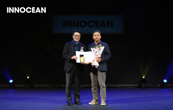 정병국 한국문화예술위원회 위원장, 이노션 박진 전무(왼쪽부터)