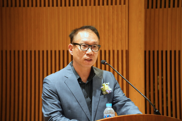 인사말하는 이진균 한국광고PR실학회 학회장