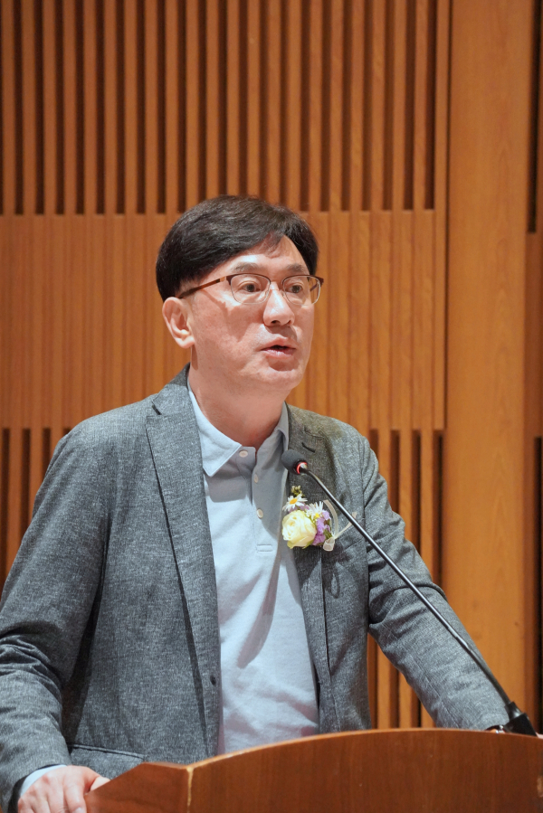 2부 사회를 맡은 한광석 한국광고홍보학회 학회장